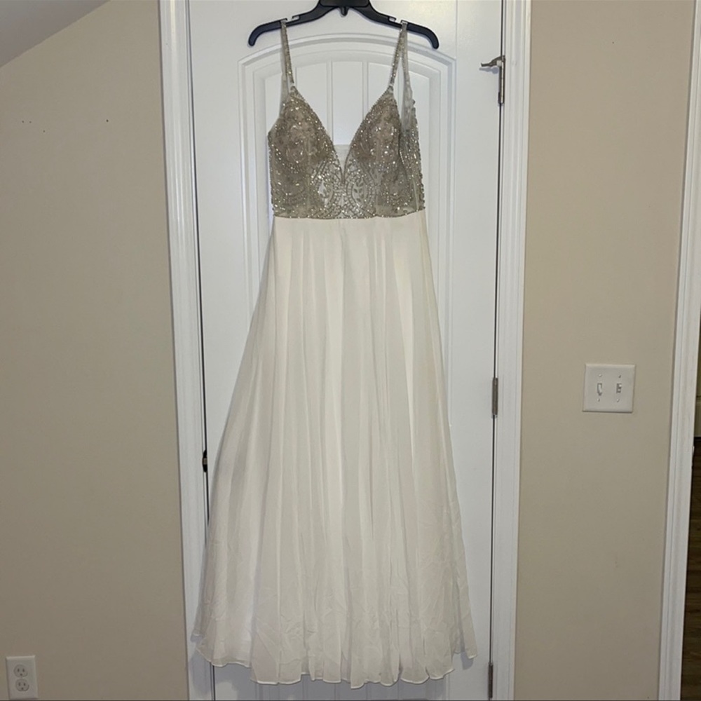 Wedding dress